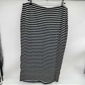 Old Navy Black and White Striped Jersey Knit Pencil Skirt-Size L